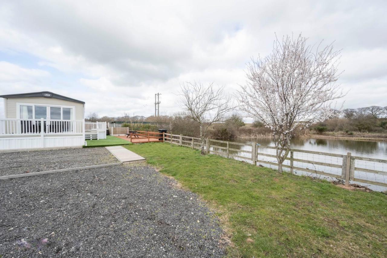 Hallcroft Fishery And Holiday Park Retford Eksteriør bilde