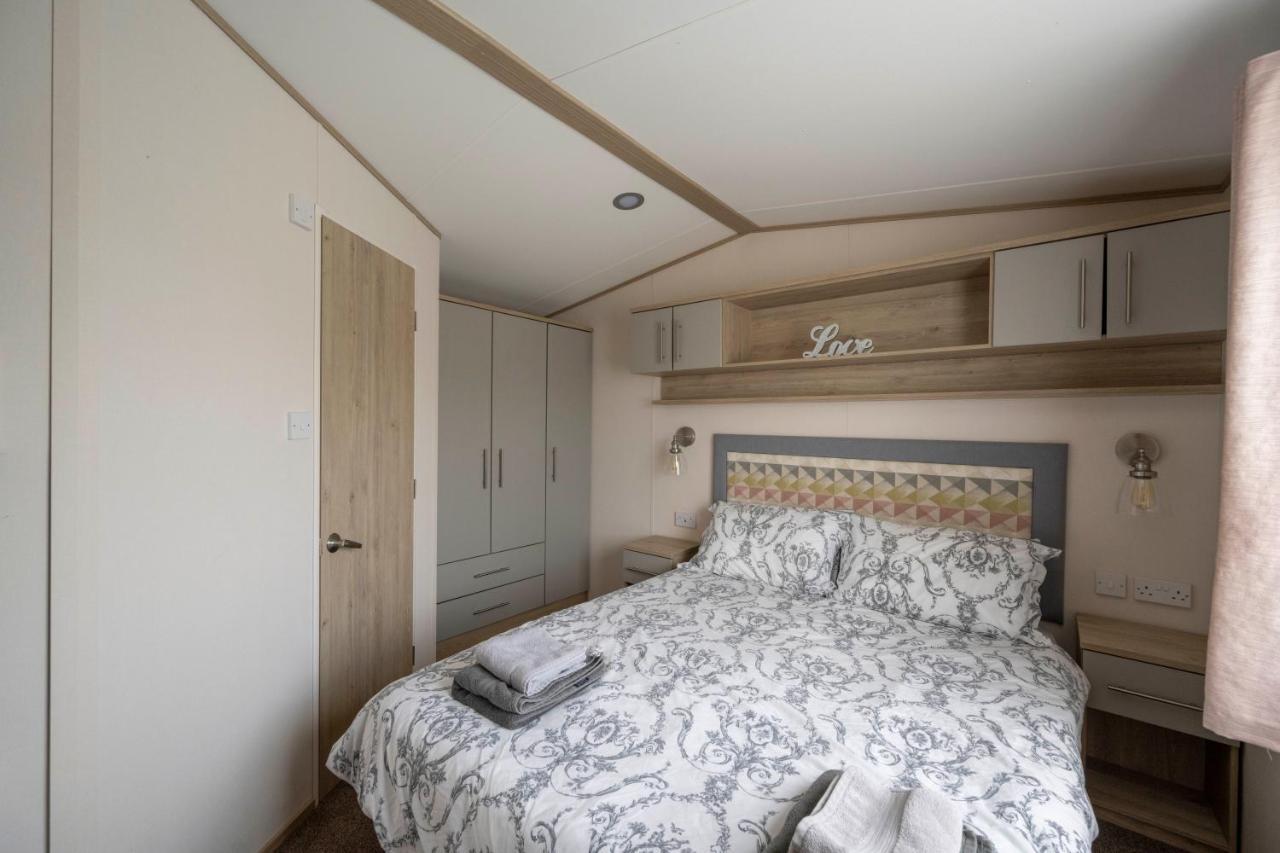 Hallcroft Fishery And Holiday Park Retford Eksteriør bilde